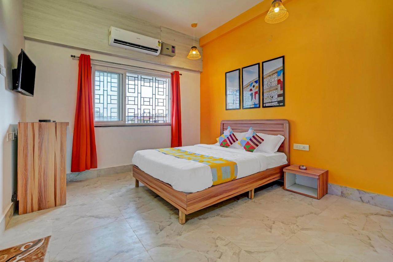 Oyo 79233 Hotel Hive Stays Kochi Bagian luar foto