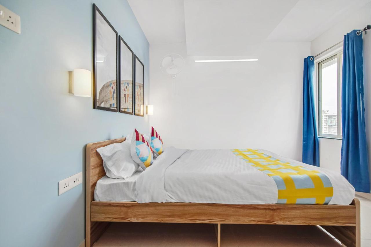 Oyo 79233 Hotel Hive Stays Kochi Bagian luar foto